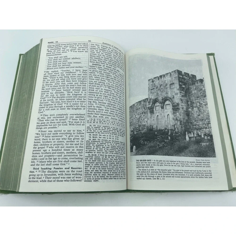 New American Bible Saint Joseph Edition 1970 Large Type Illustrated‎ Green T-611